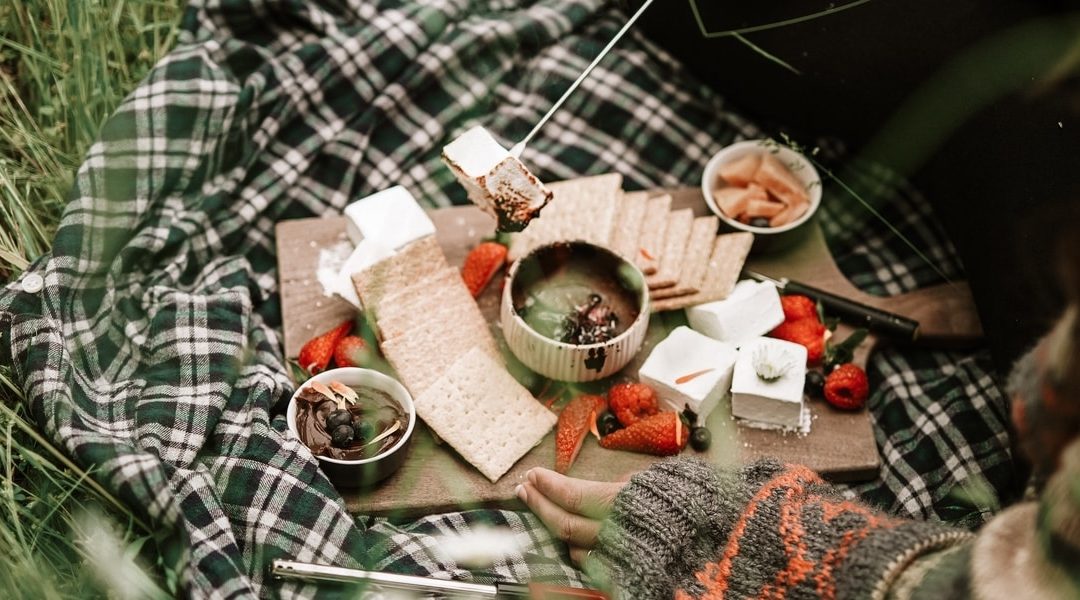 Picnic with cheese and crackers